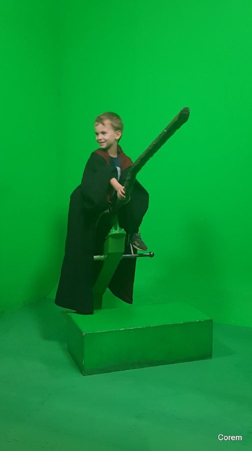 משפרים את מיומנויות הטיסה על מטאטא הקסם